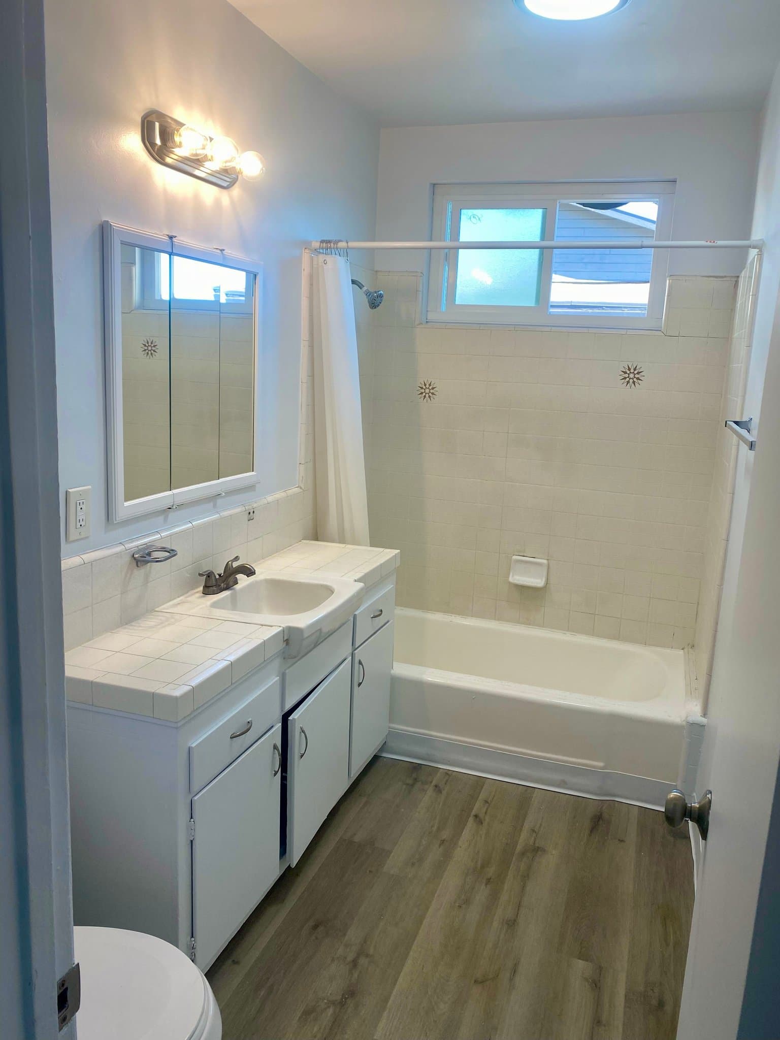 Inglewood Condo: 811 Austin Ave