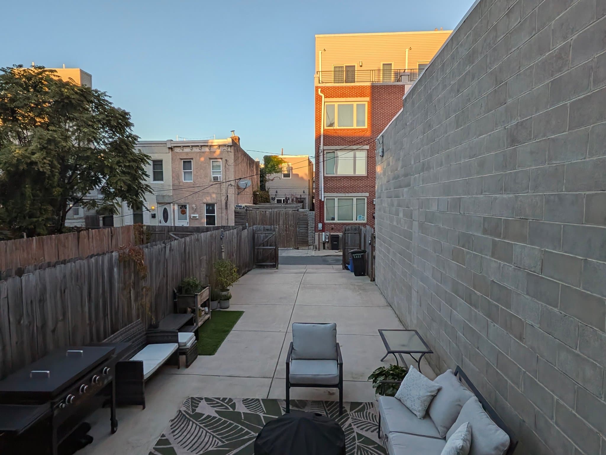 Philadelphia Townhome: 2611 e huntingdon