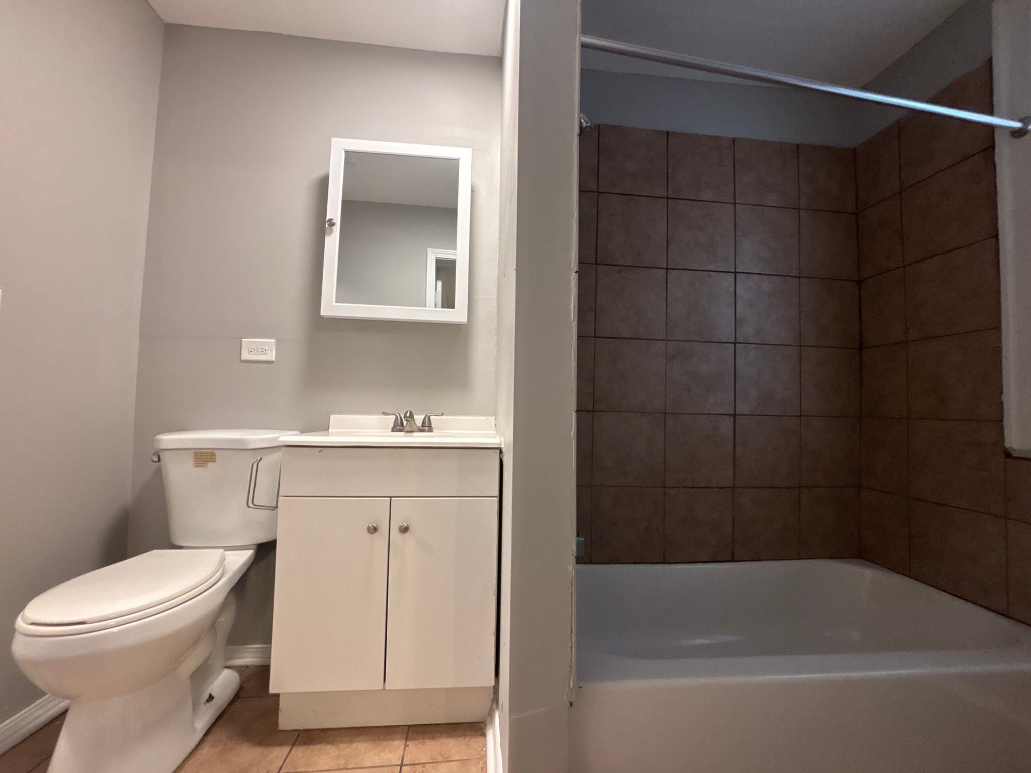 Chicago Apartment: 7935-7937 S Vernon