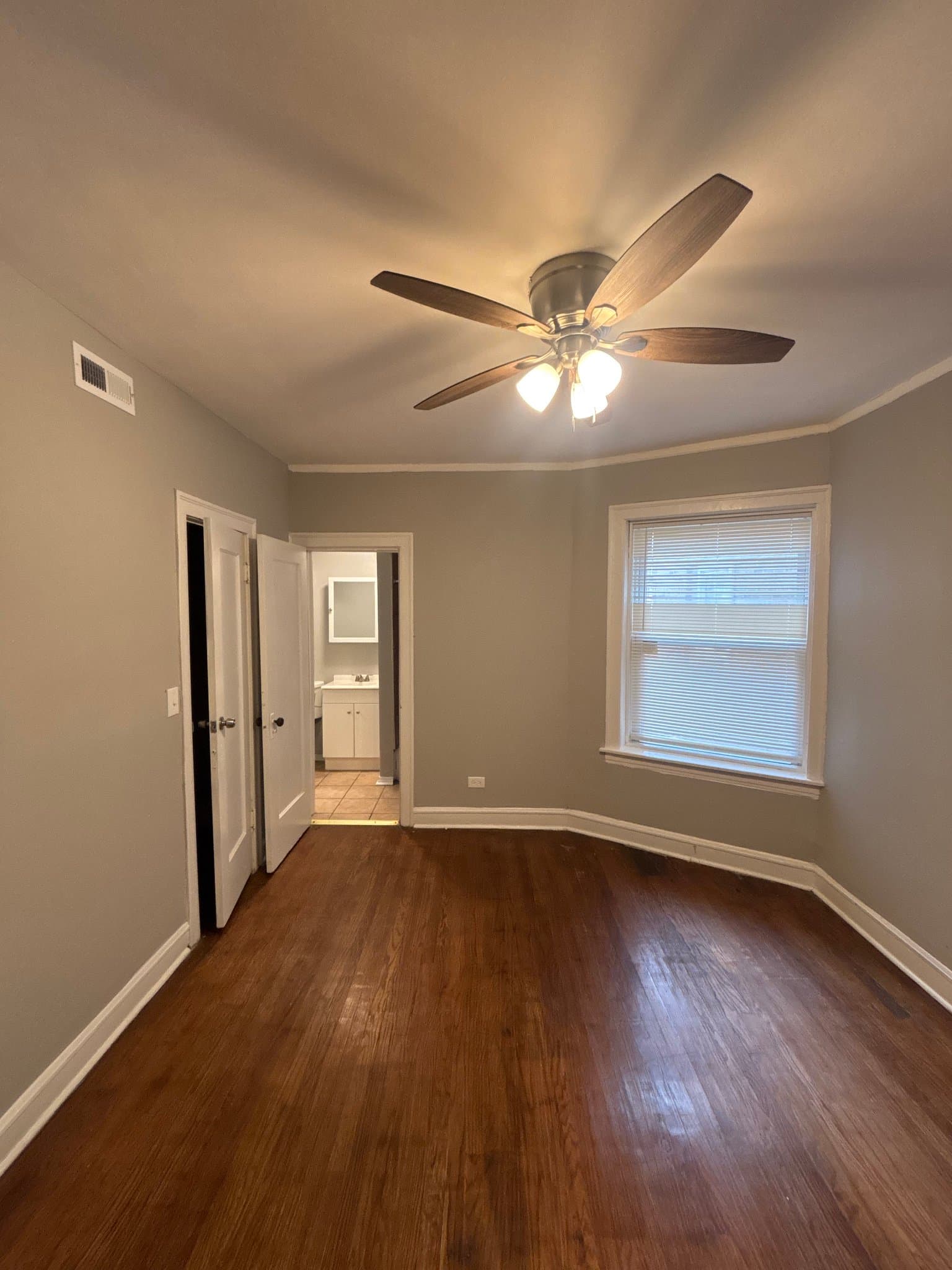 Chicago Apartment: 7935-7937 S Vernon