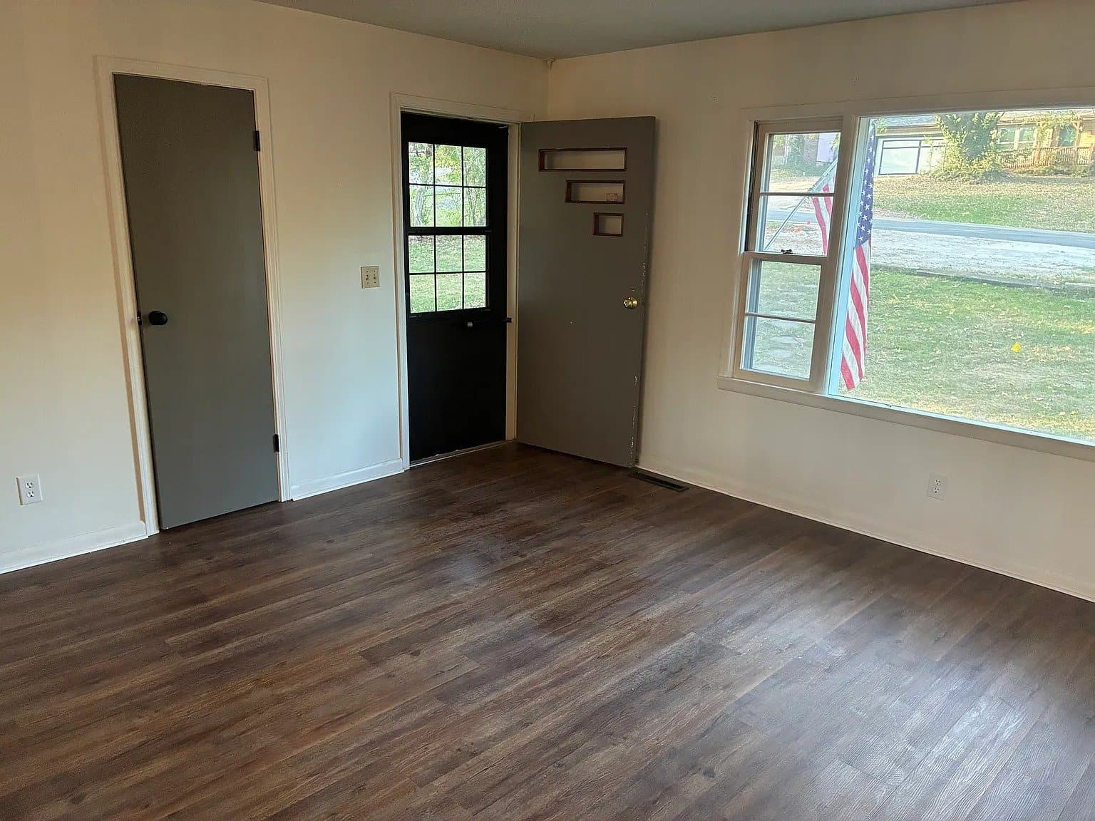 Springfield House: 1854 E Valley Water Mill Rd