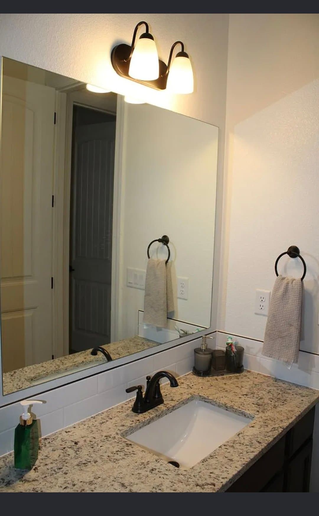 El Paso House: 13067 Cleethorpes St