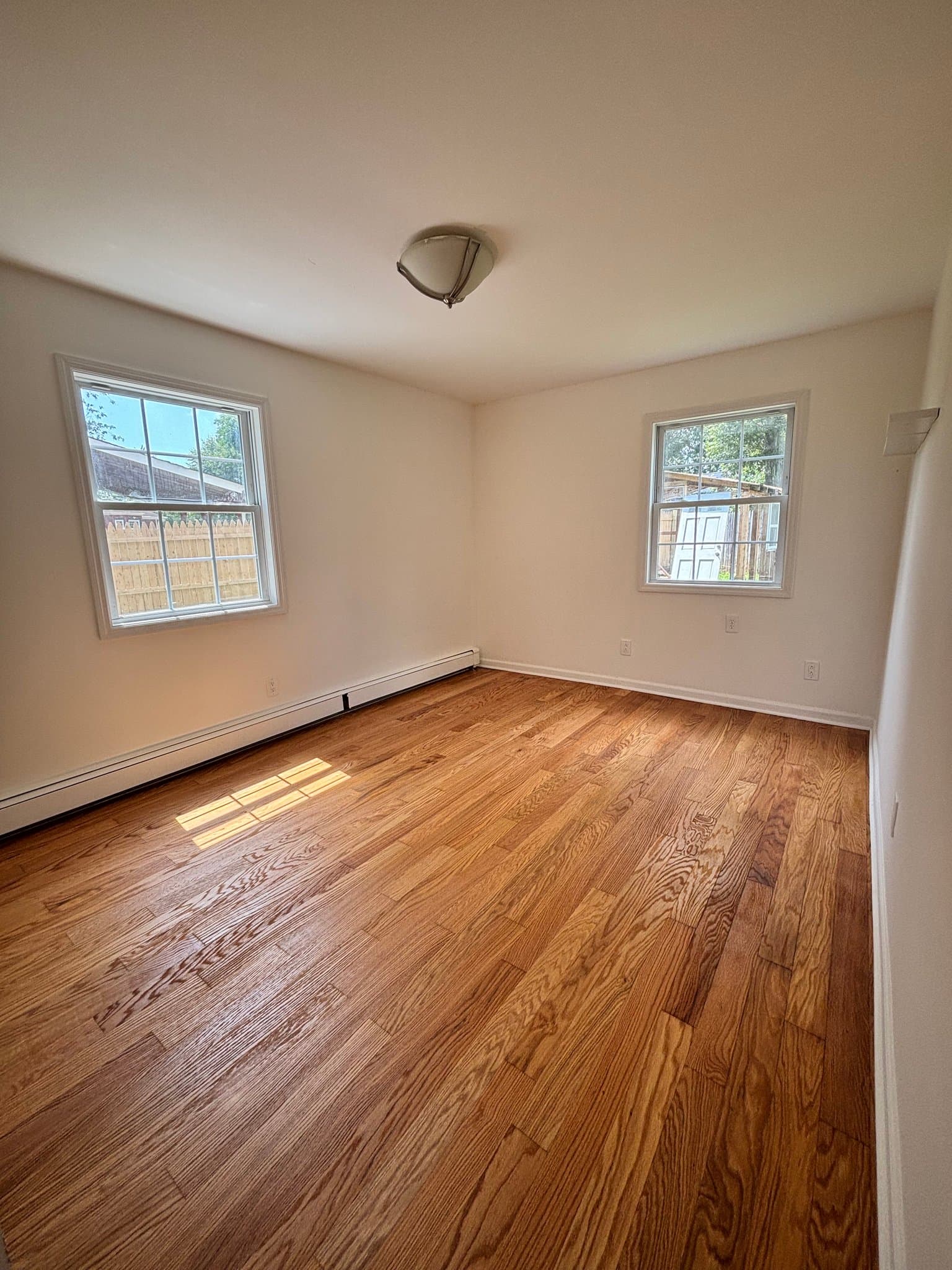 Nesconset House: 10 Park Cir