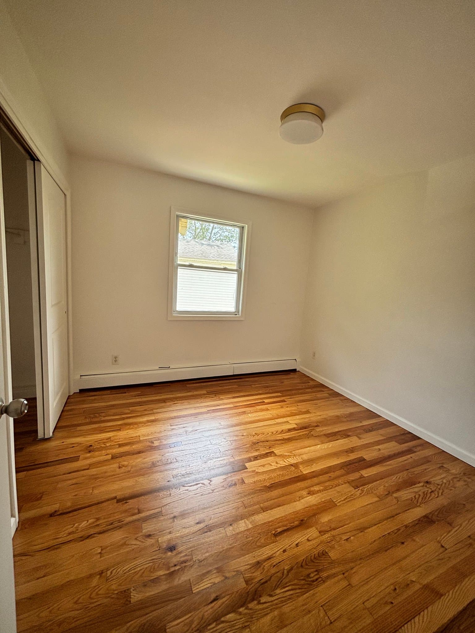 Nesconset House: 10 Park Cir