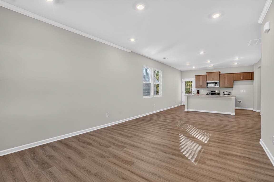 Dallas House: 330 Cedar Hill Dr
