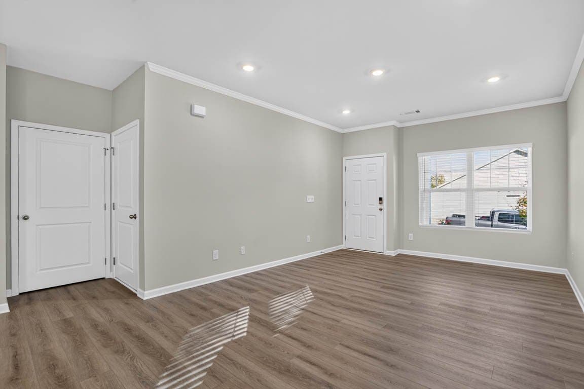 Dallas House: 330 Cedar Hill Dr