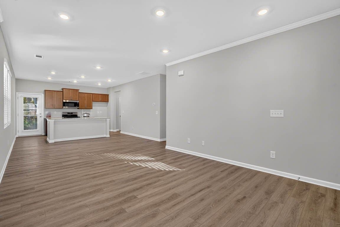Dallas House: 330 Cedar Hill Dr