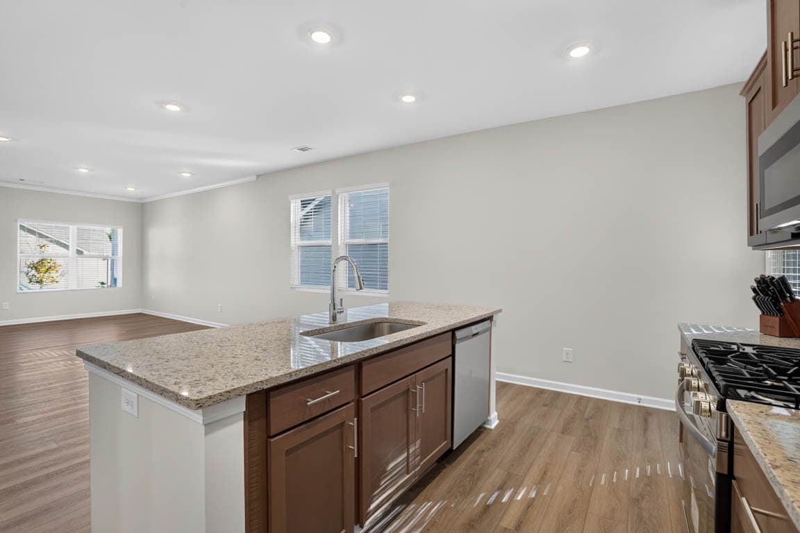 Dallas House: 330 Cedar Hill Dr