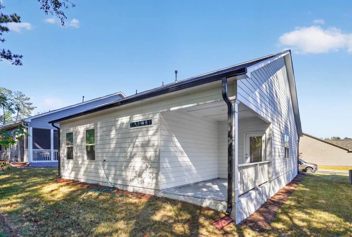 Dallas House: 330 Cedar Hill Dr