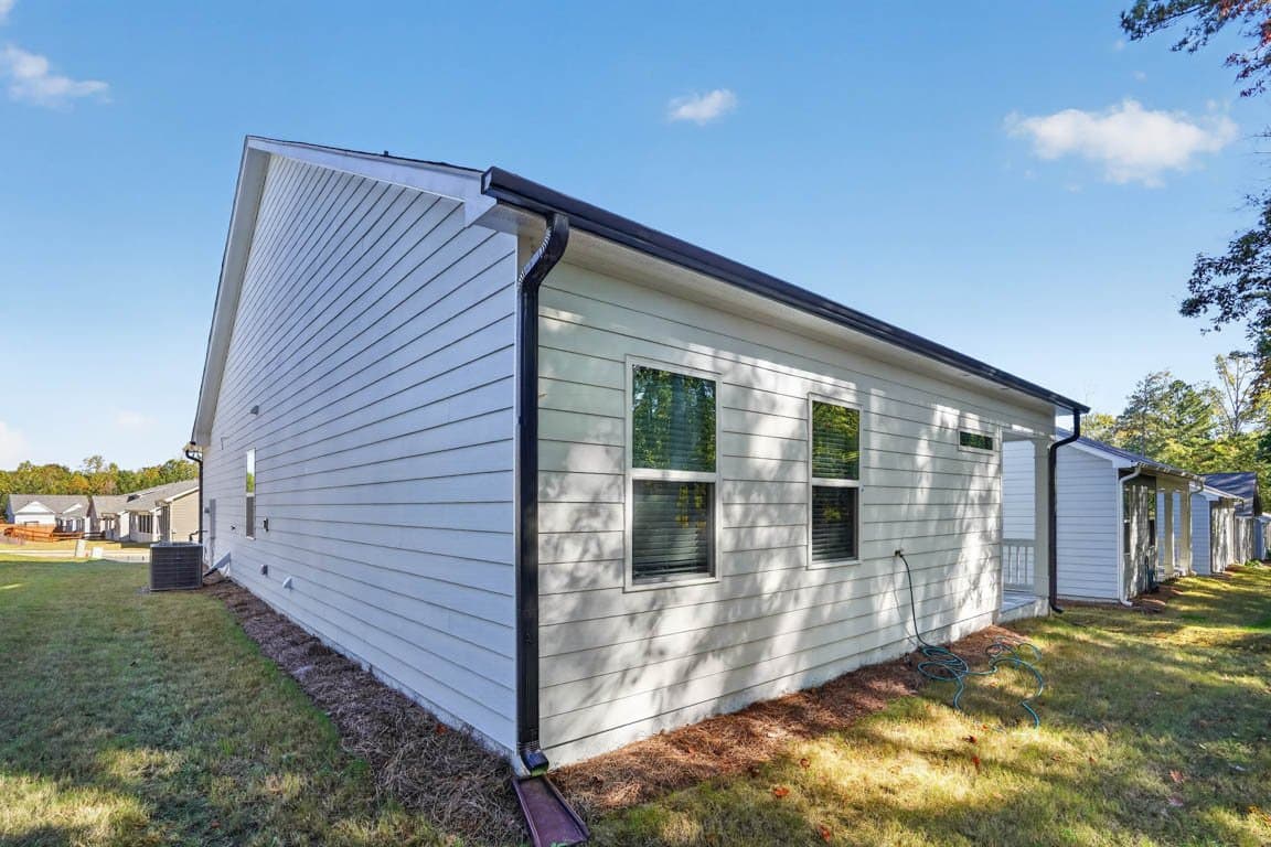 Dallas House: 330 Cedar Hill Dr