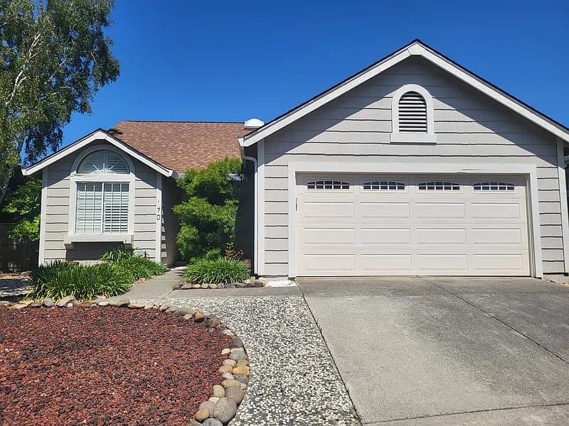 Vallejo House: 170 Moonraker Ct