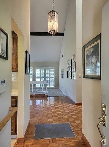 Vallejo House: 170 Moonraker Ct