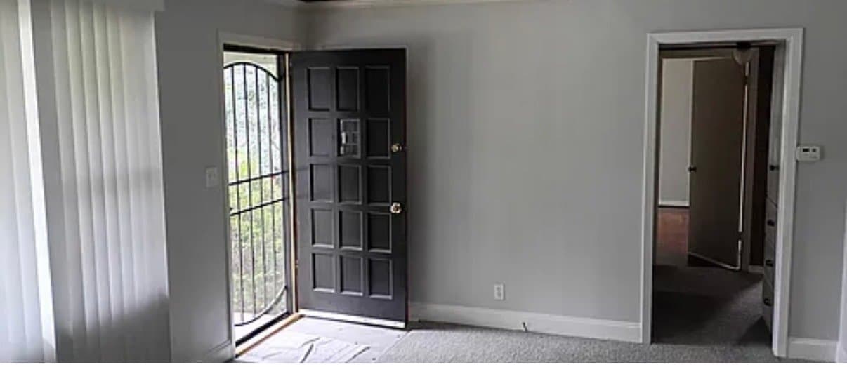 Overland Park House: 6101 W 74th St
