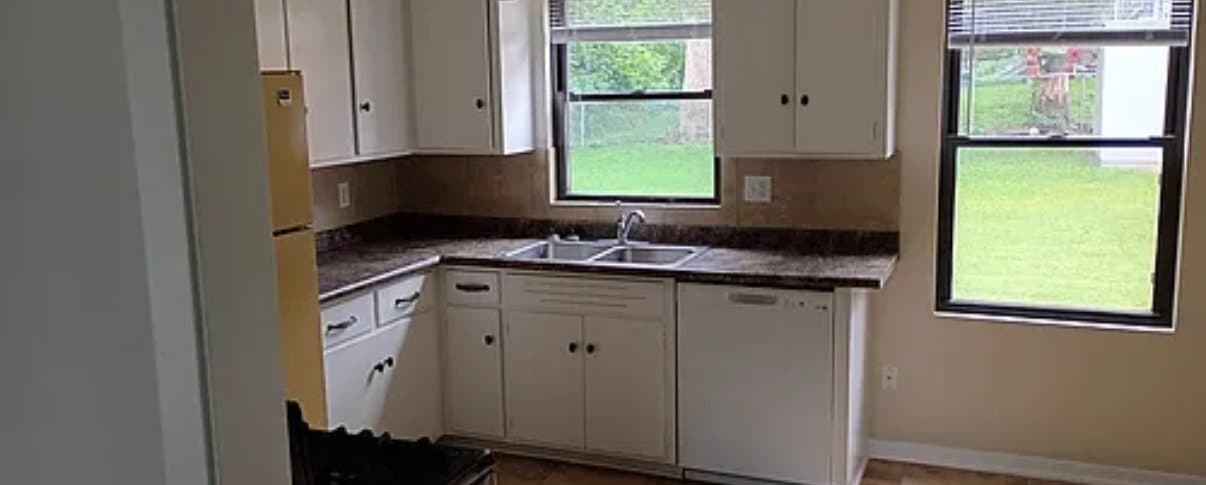 Overland Park House: 6101 W 74th St