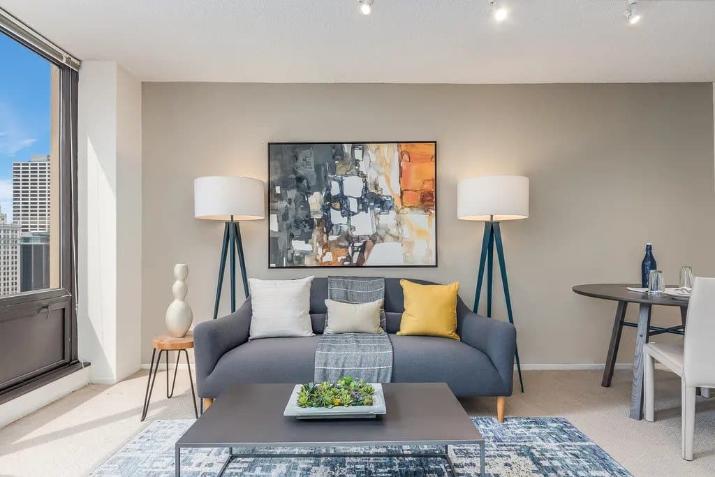 Chicago Condo: 317 North Michigan Avenue