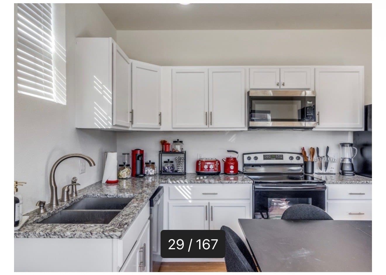 Dallas House: 4209 Metropolitan Ave