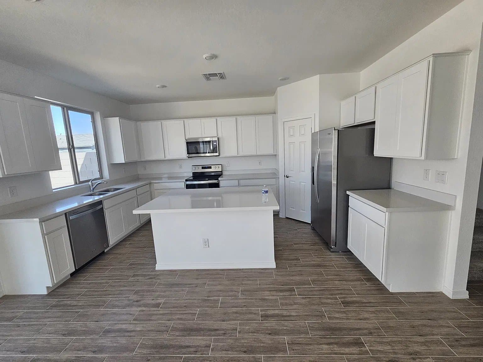 San Tan Valley House: 1950 E. Lariat Ave