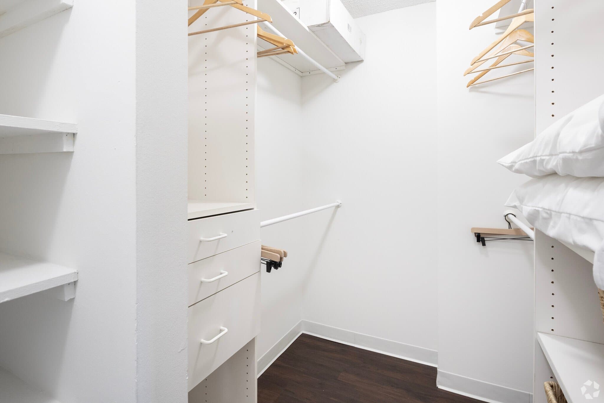 Chicago Condo: 439 East Illinois Street