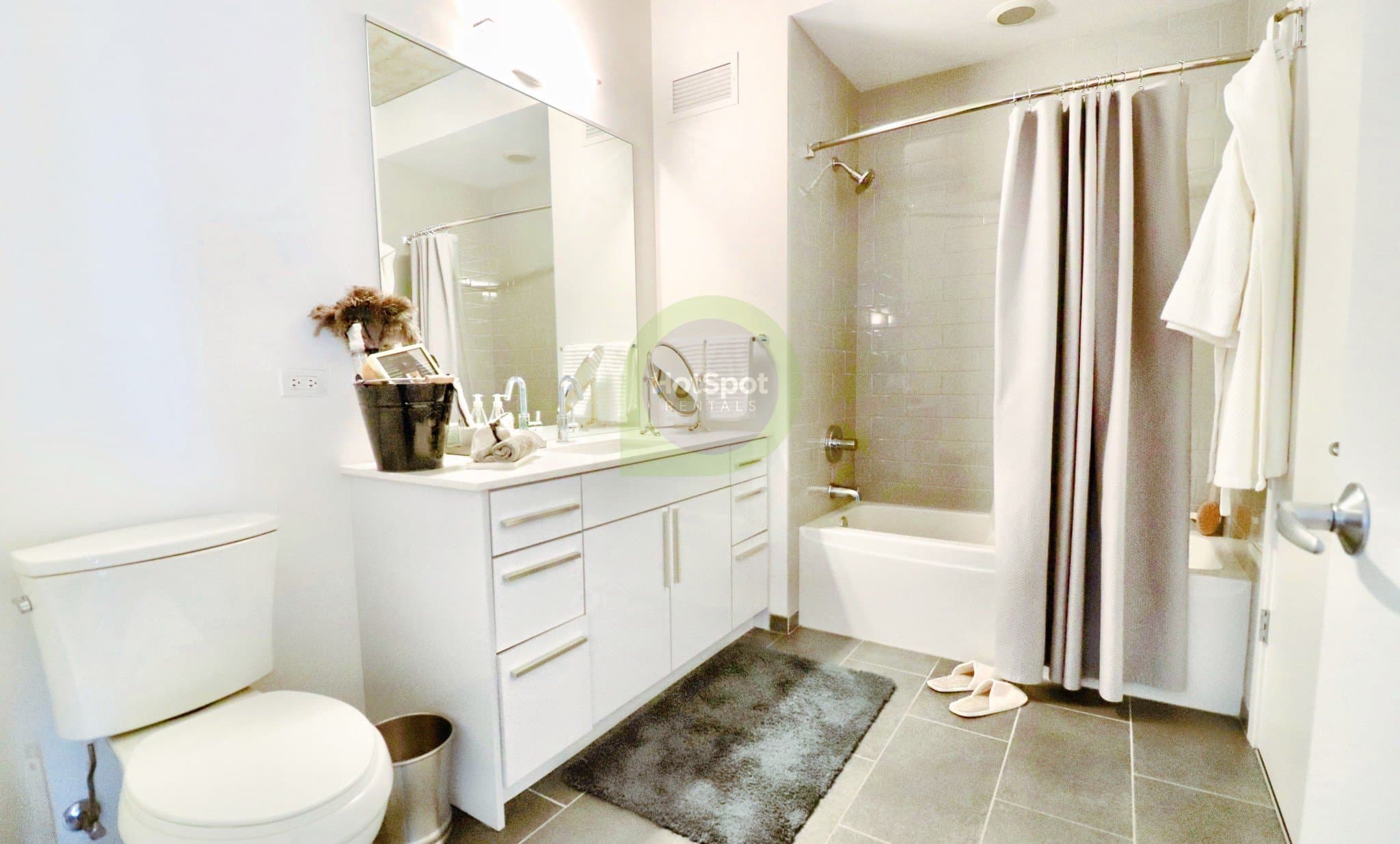 Chicago Condo: 448 North Wells Street
