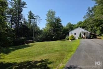 Sunapee Townhome: 15 Bishops Lndg