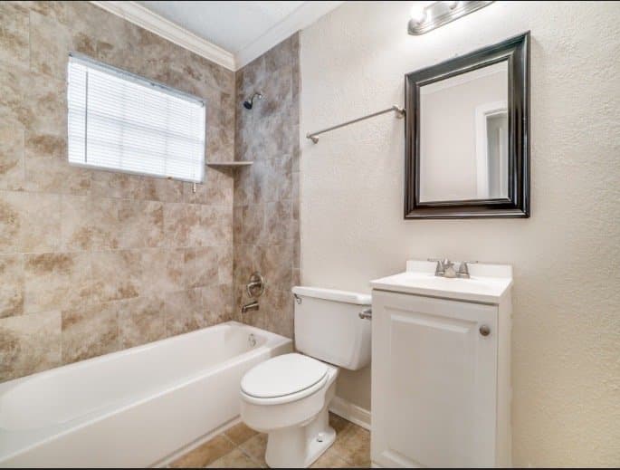 Garland House: 2101 Evergreen St
