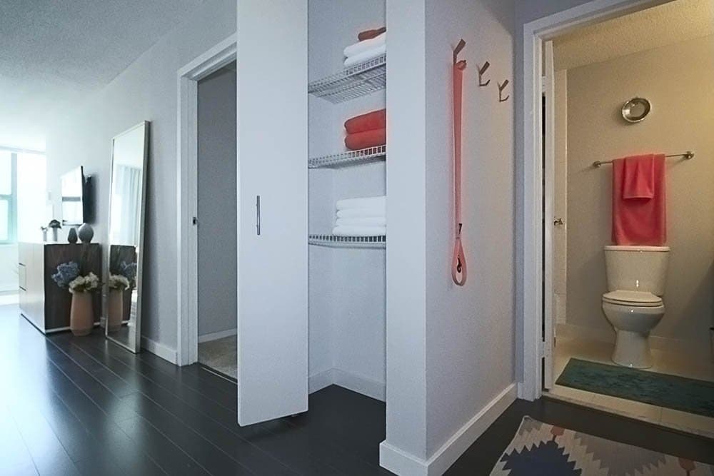Chicago Condo: 610 North La Salle Drive