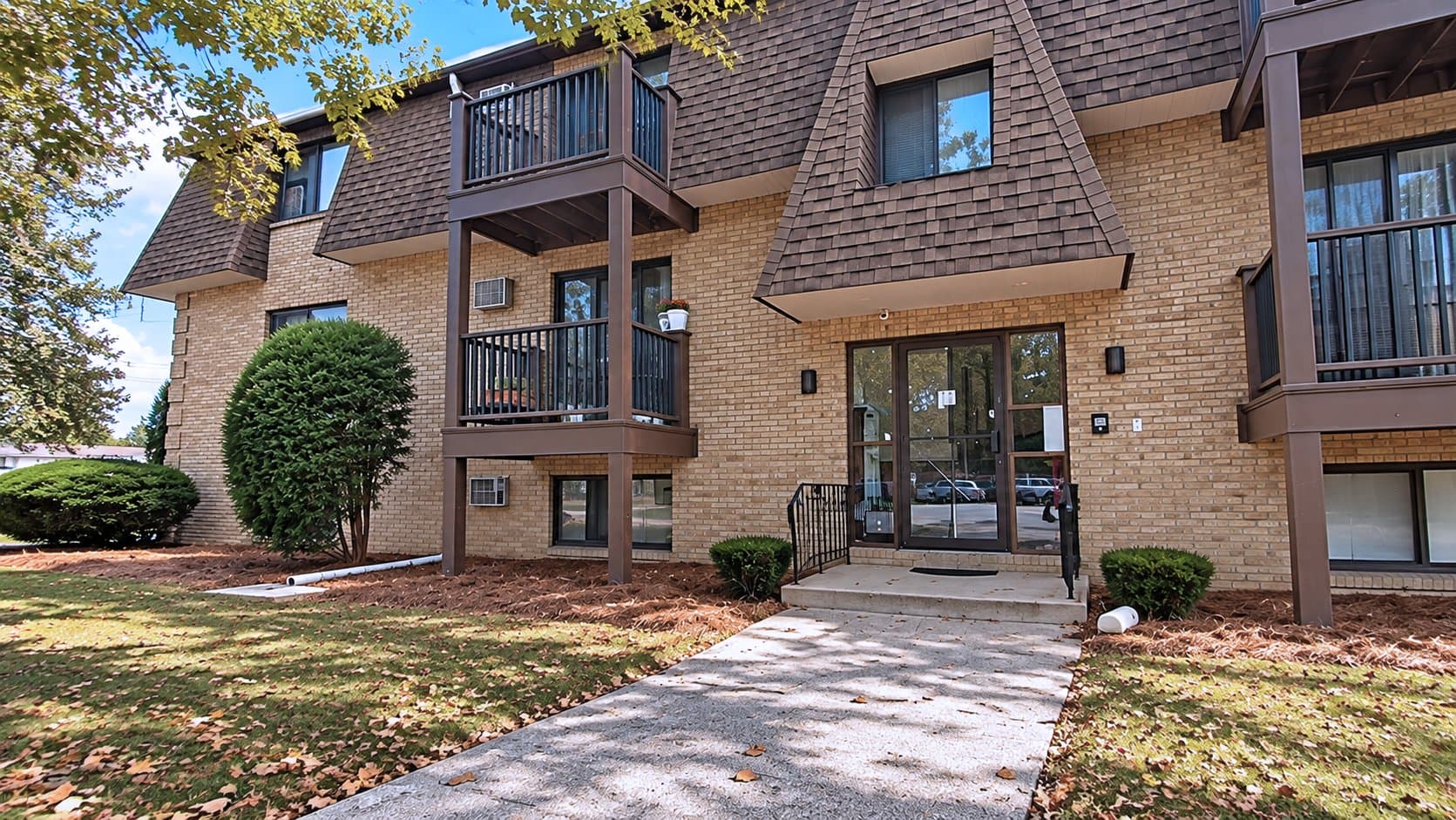 Salem Condo: 11 Tiffany Rd.