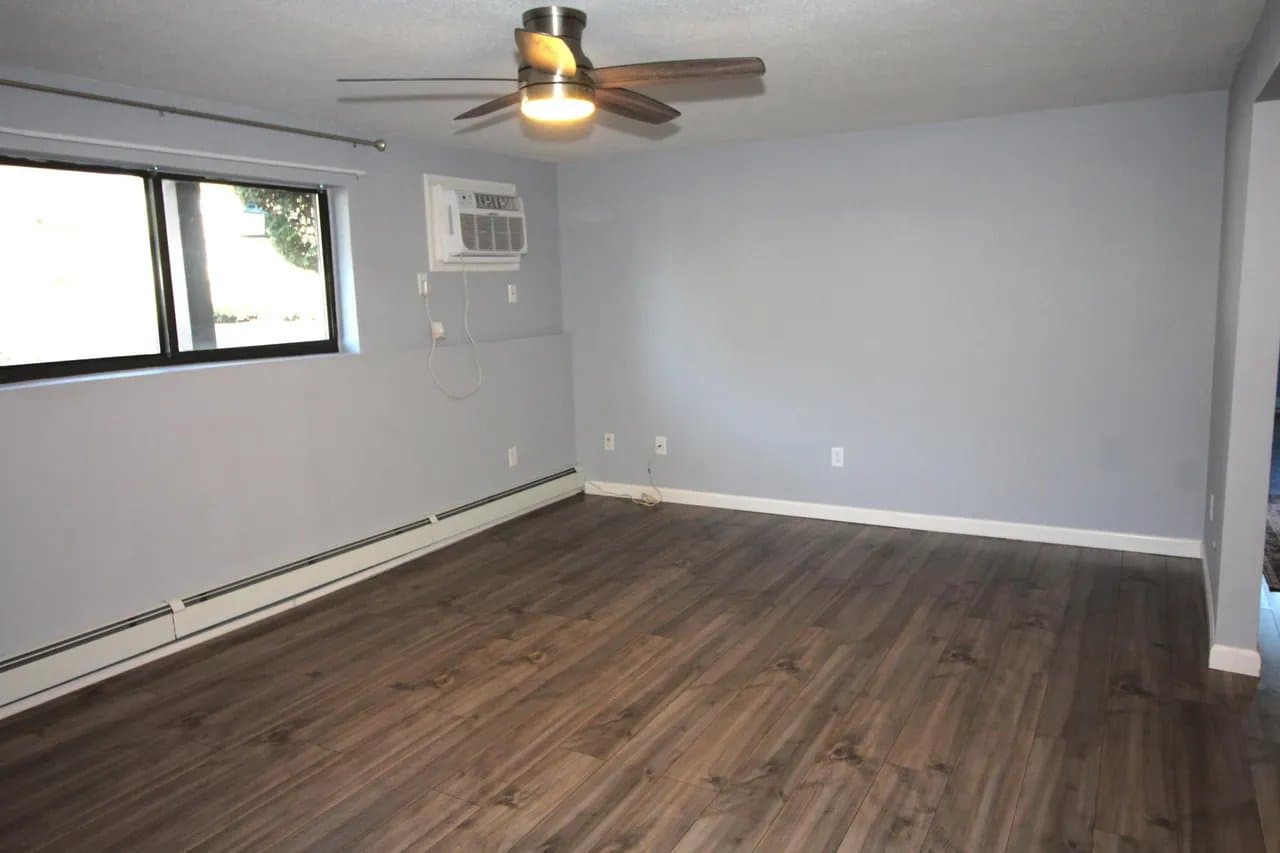 Salem Condo: 11 Tiffany Rd.