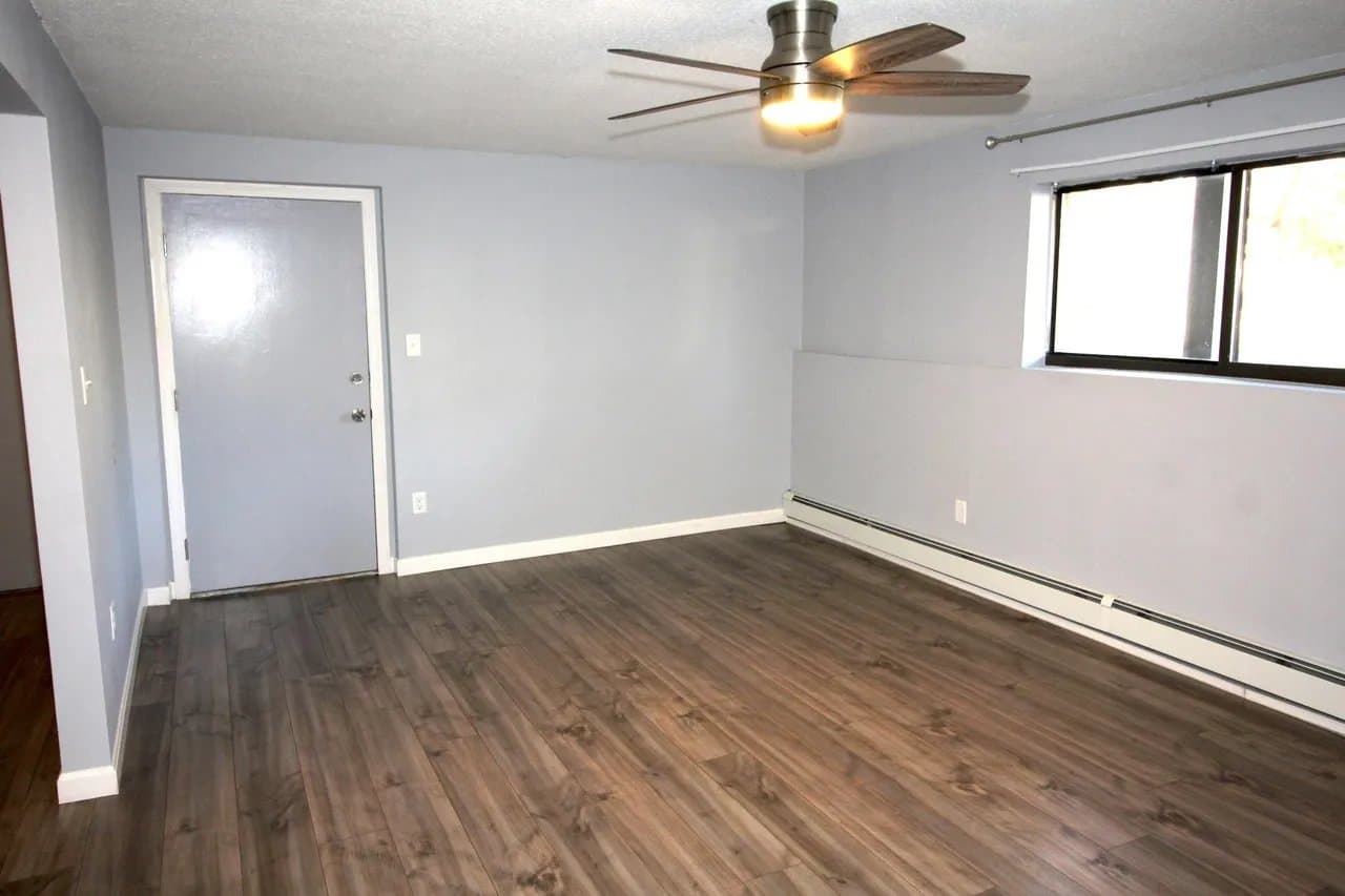 Salem Condo: 11 Tiffany Rd.