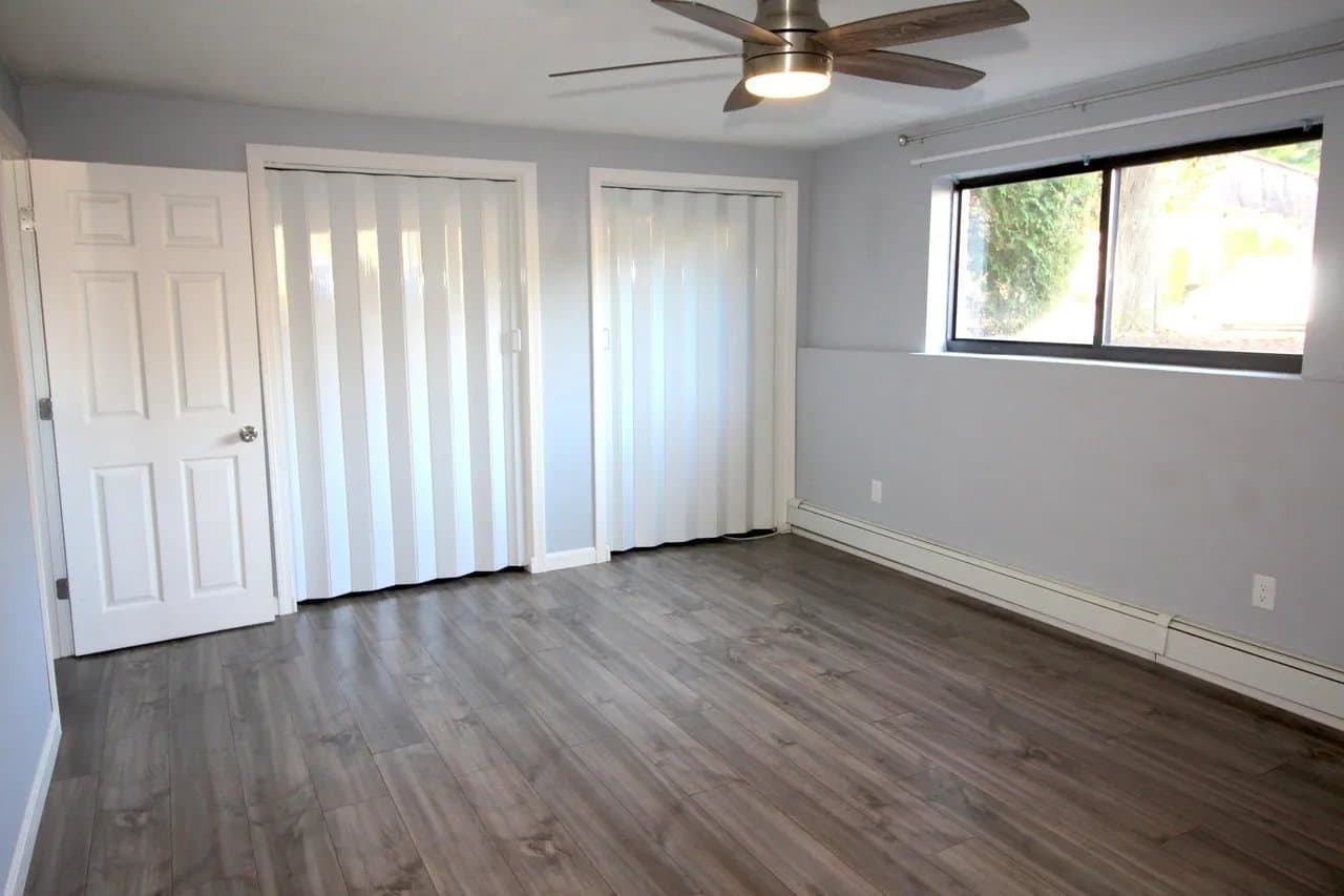 Salem Condo: 11 Tiffany Rd.