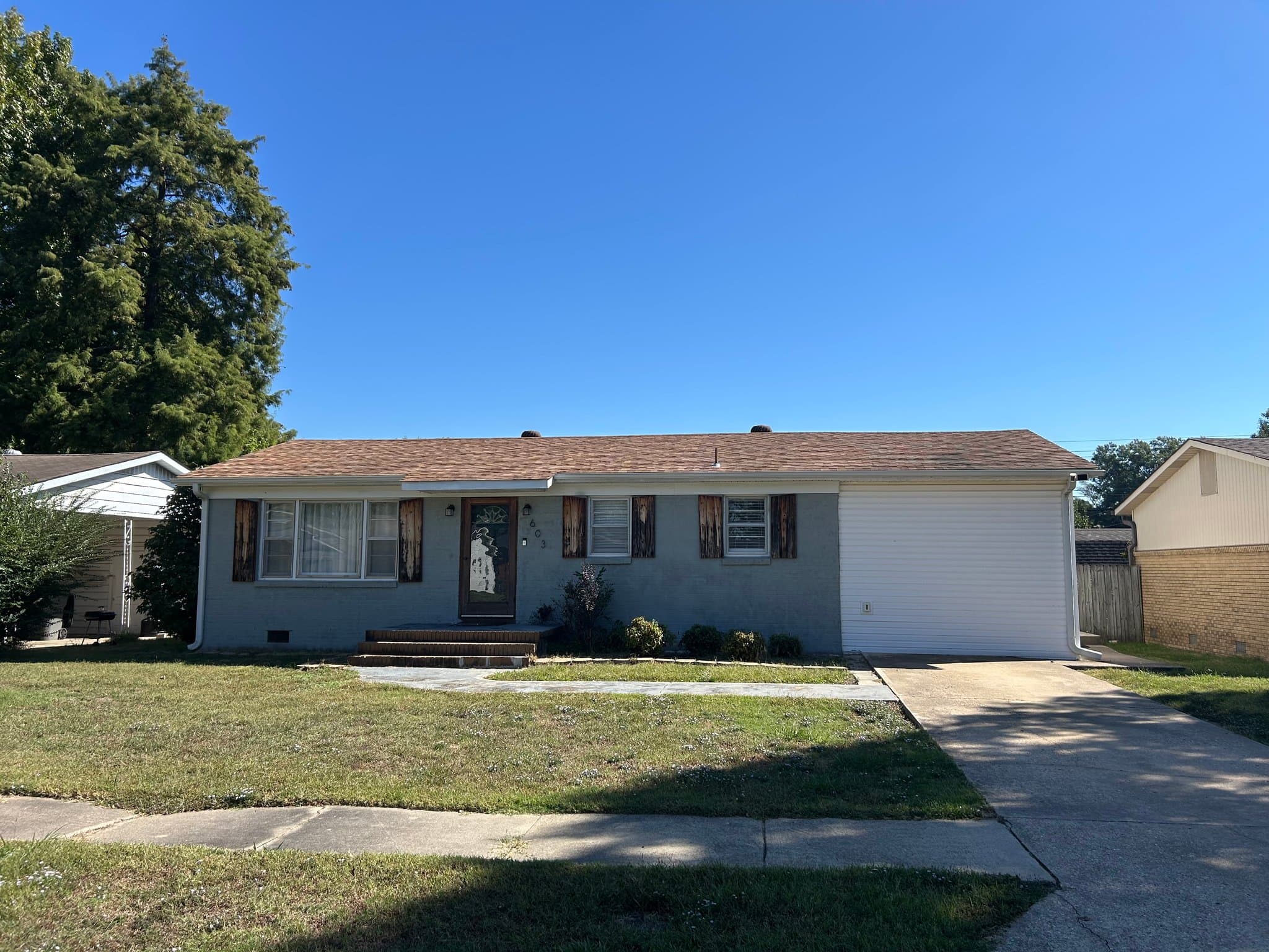 Paragould House: 603 N 9 1/2 st