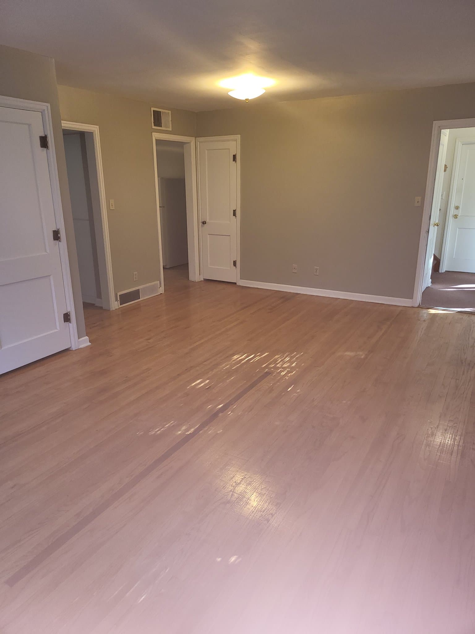 Wichita Apartment: 715 Buffum