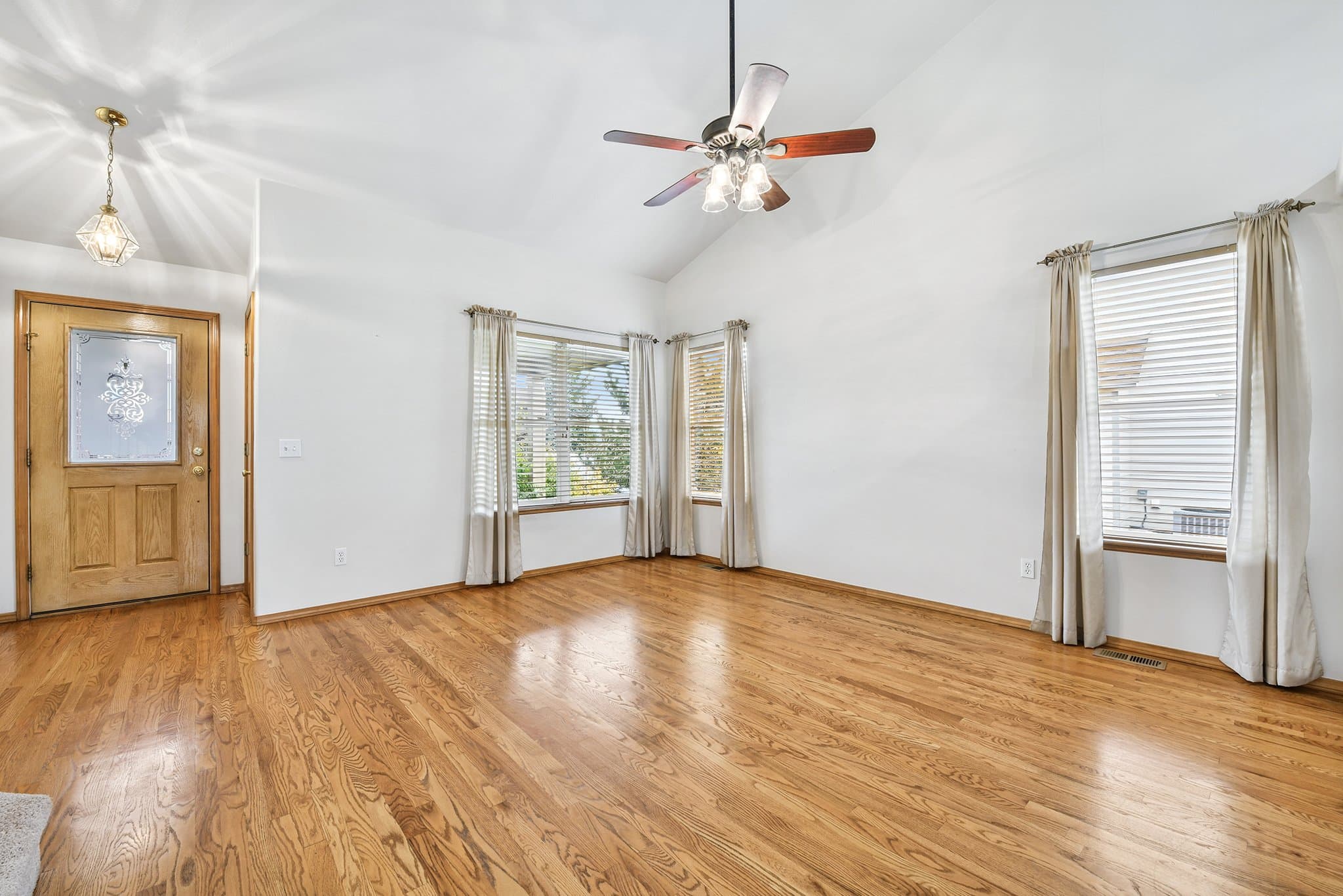 Monument House: 15647 Split Creek Dr