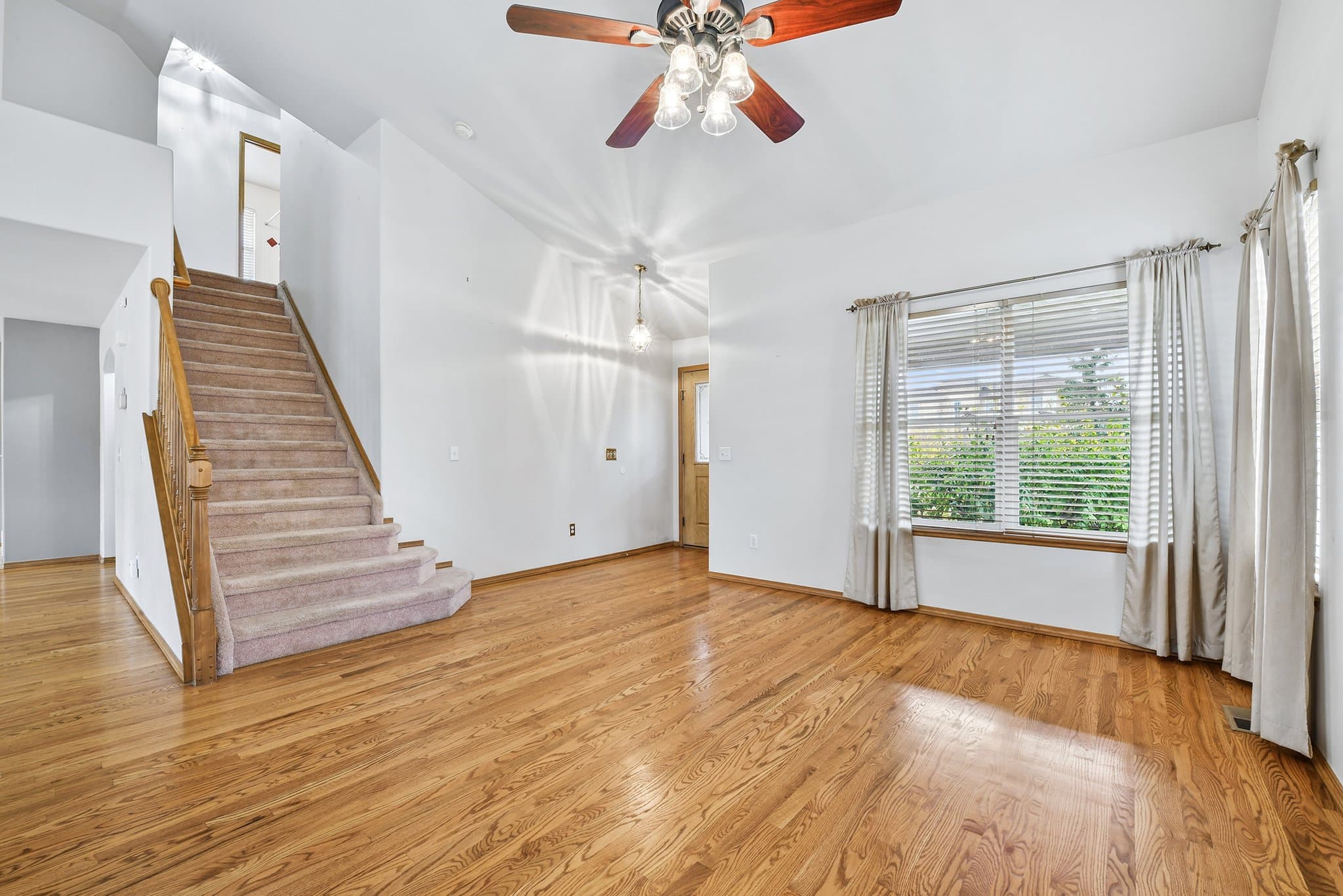 Monument House: 15647 Split Creek Dr