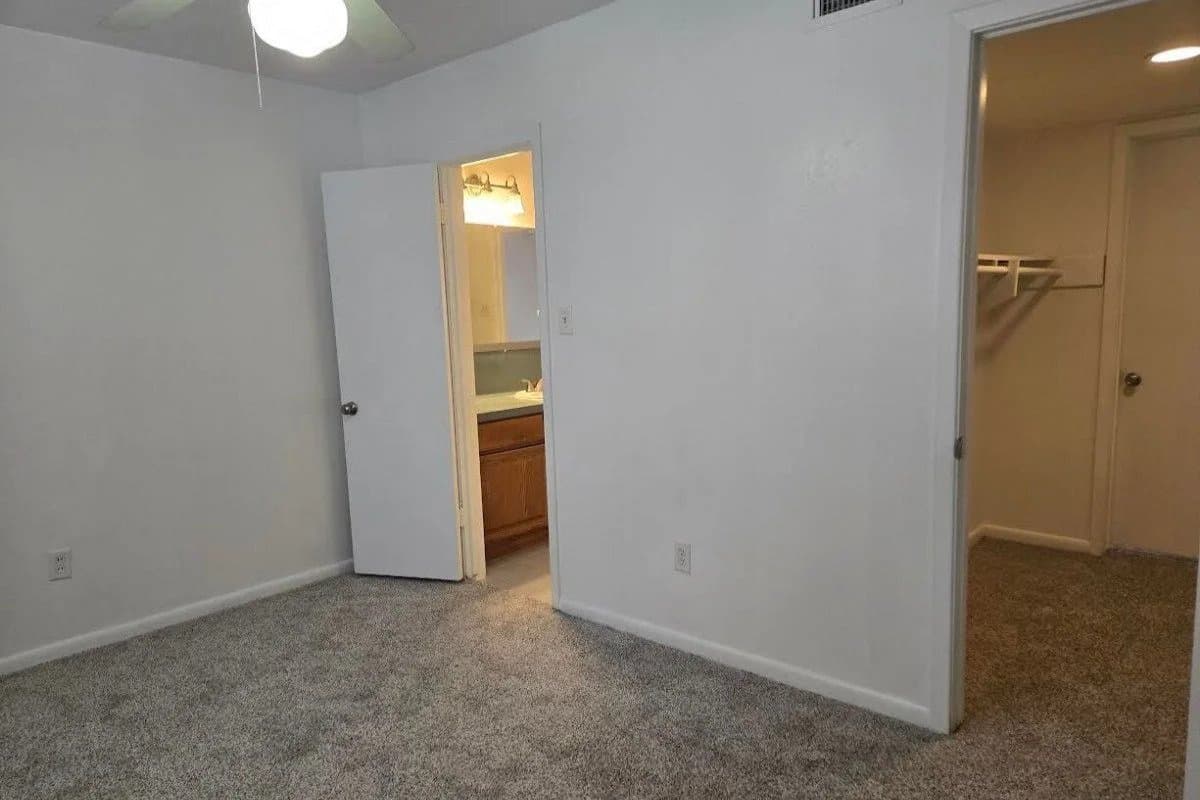 College Station Multiplex: 202 Spruce St