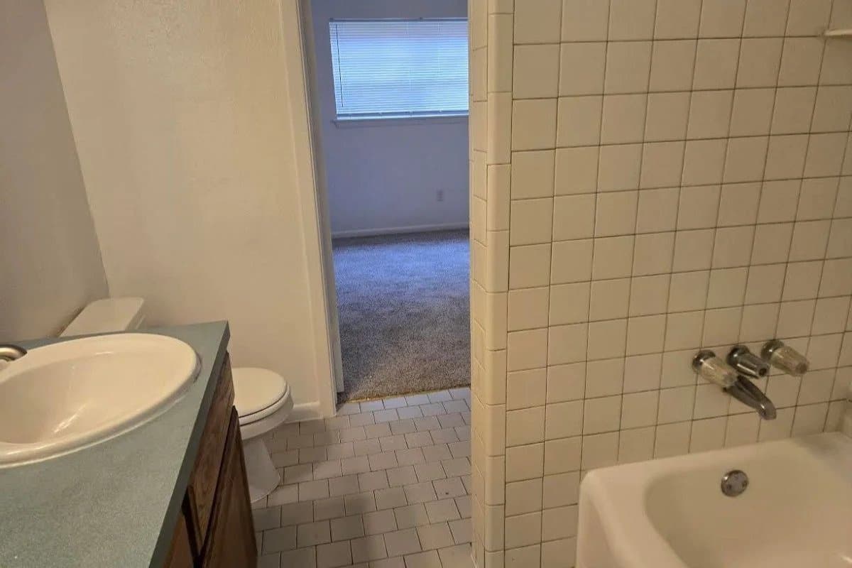College Station Multiplex: 202 Spruce St