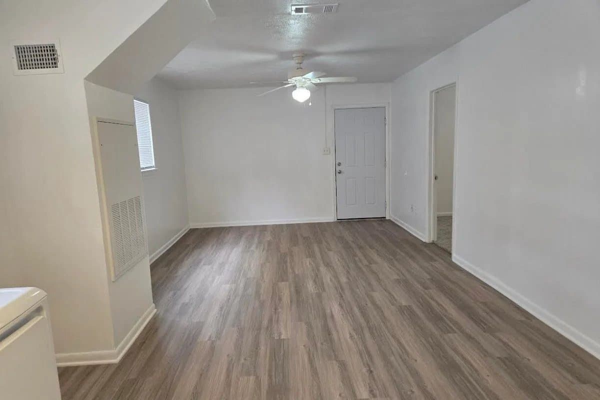 College Station Multiplex: 202 Spruce St