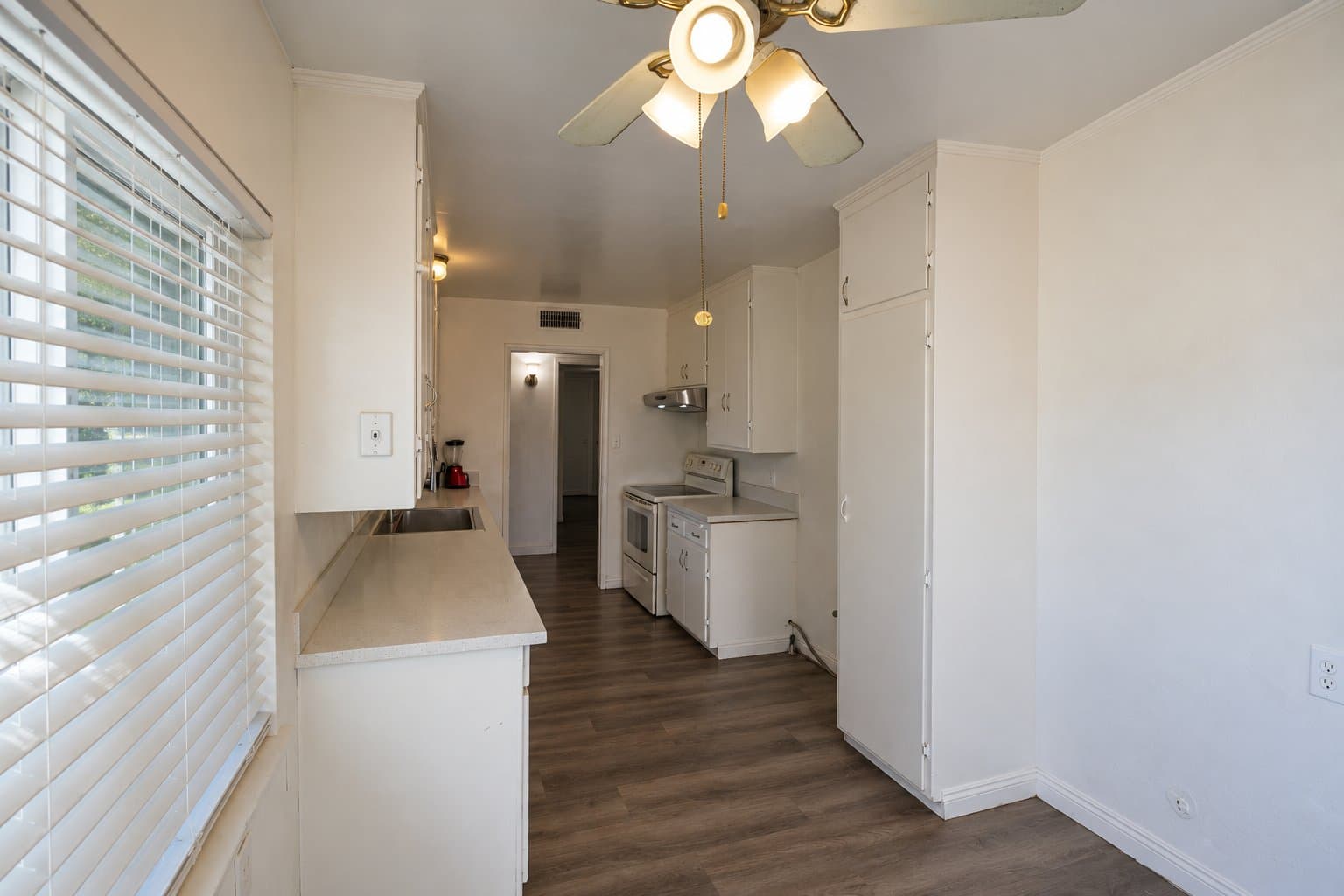 Bakersfield House: 4424 Blomquist Dr