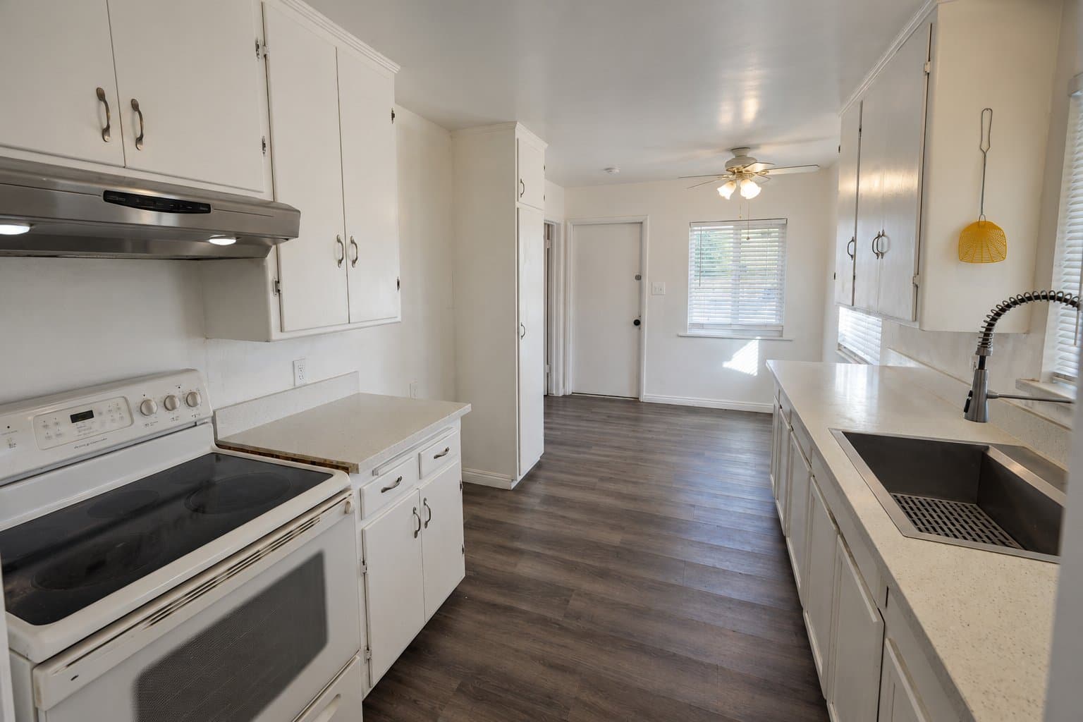Bakersfield House: 4424 Blomquist Dr