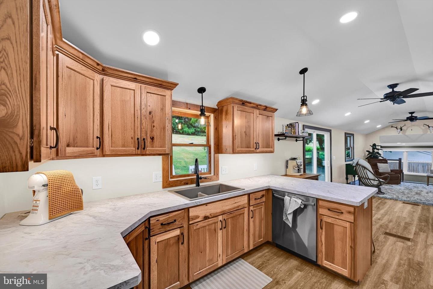 Robesonia House: 470 N Heidelberg Rd