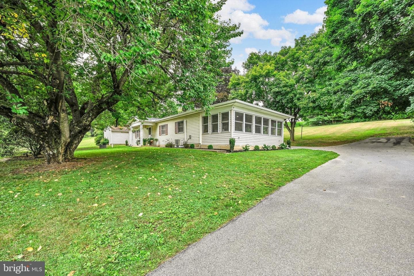 Robesonia House: 470 N Heidelberg Rd