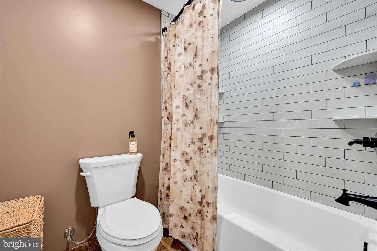 Robesonia House: 470 N Heidelberg Rd