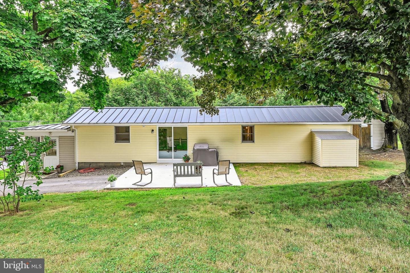 Robesonia House: 470 N Heidelberg Rd