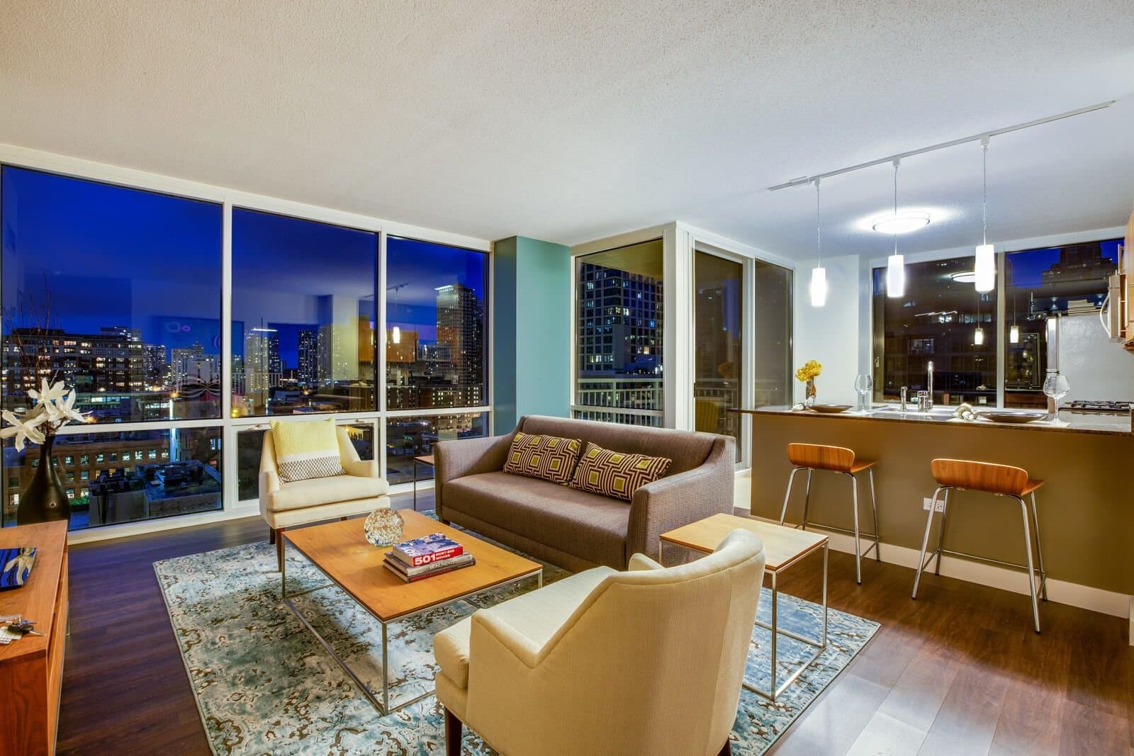 Chicago Condo: 224 W Huron St