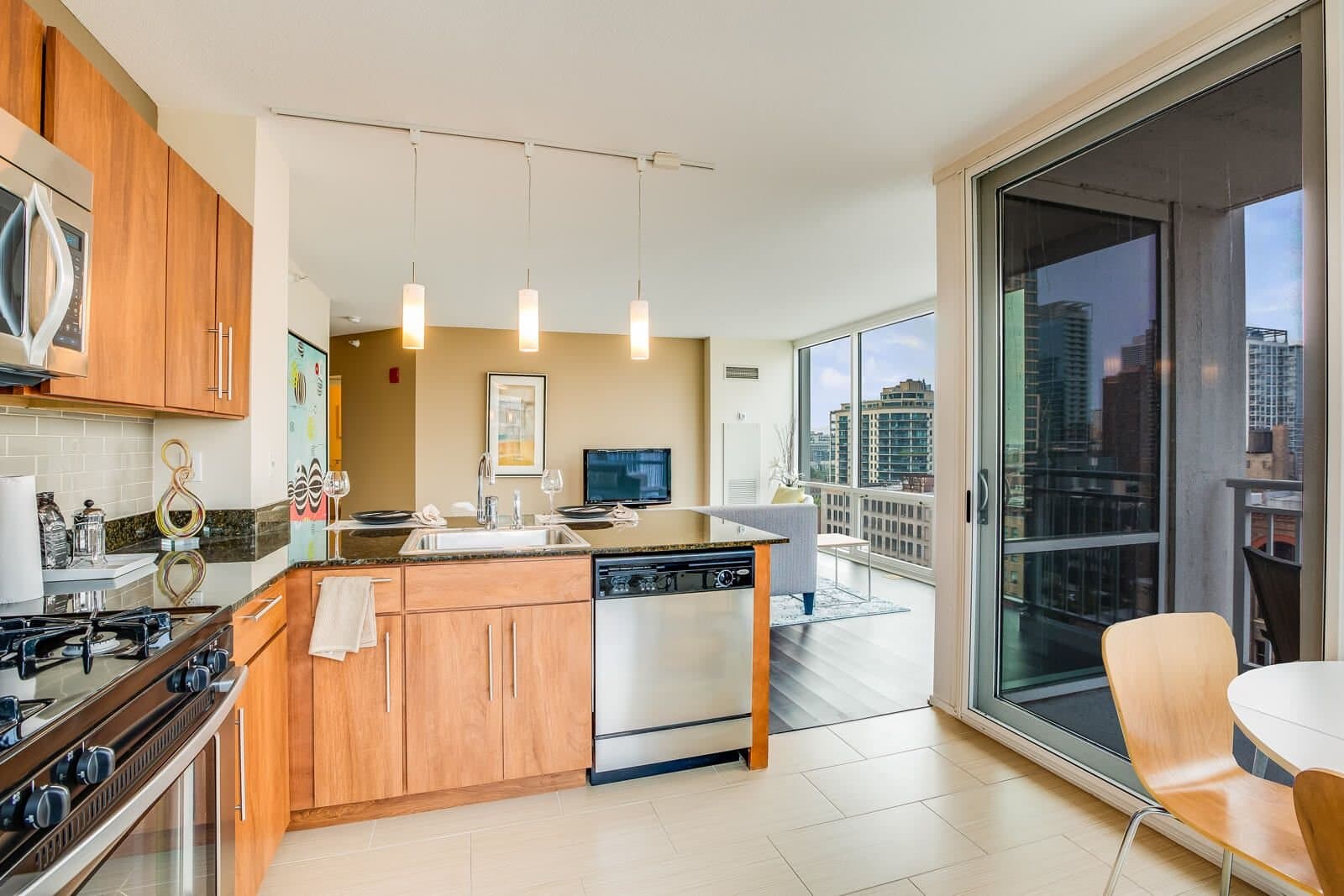 Chicago Condo: 224 W Huron St