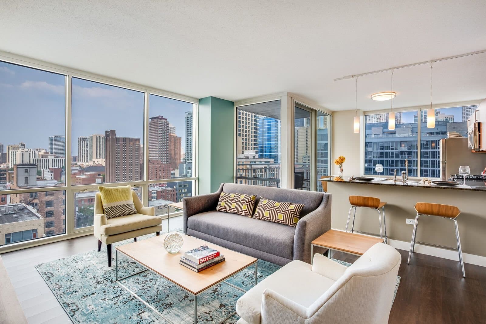 Chicago Condo: 224 W Huron St