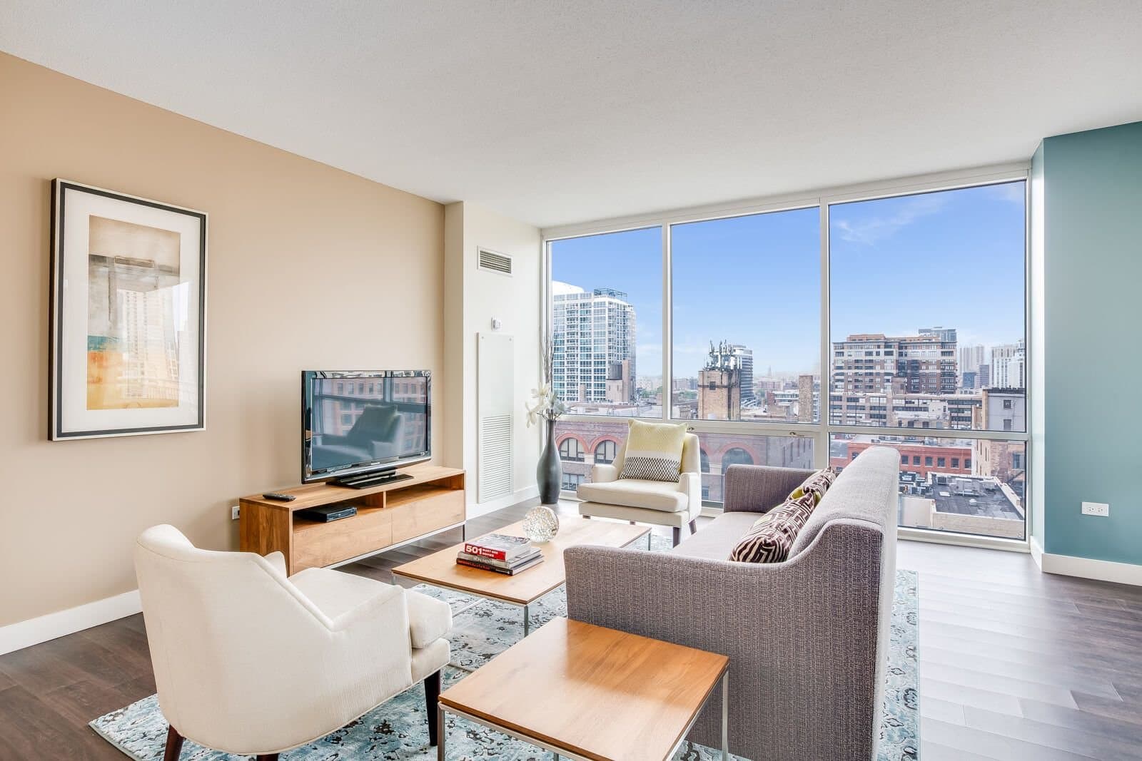 Chicago Condo: 224 W Huron St