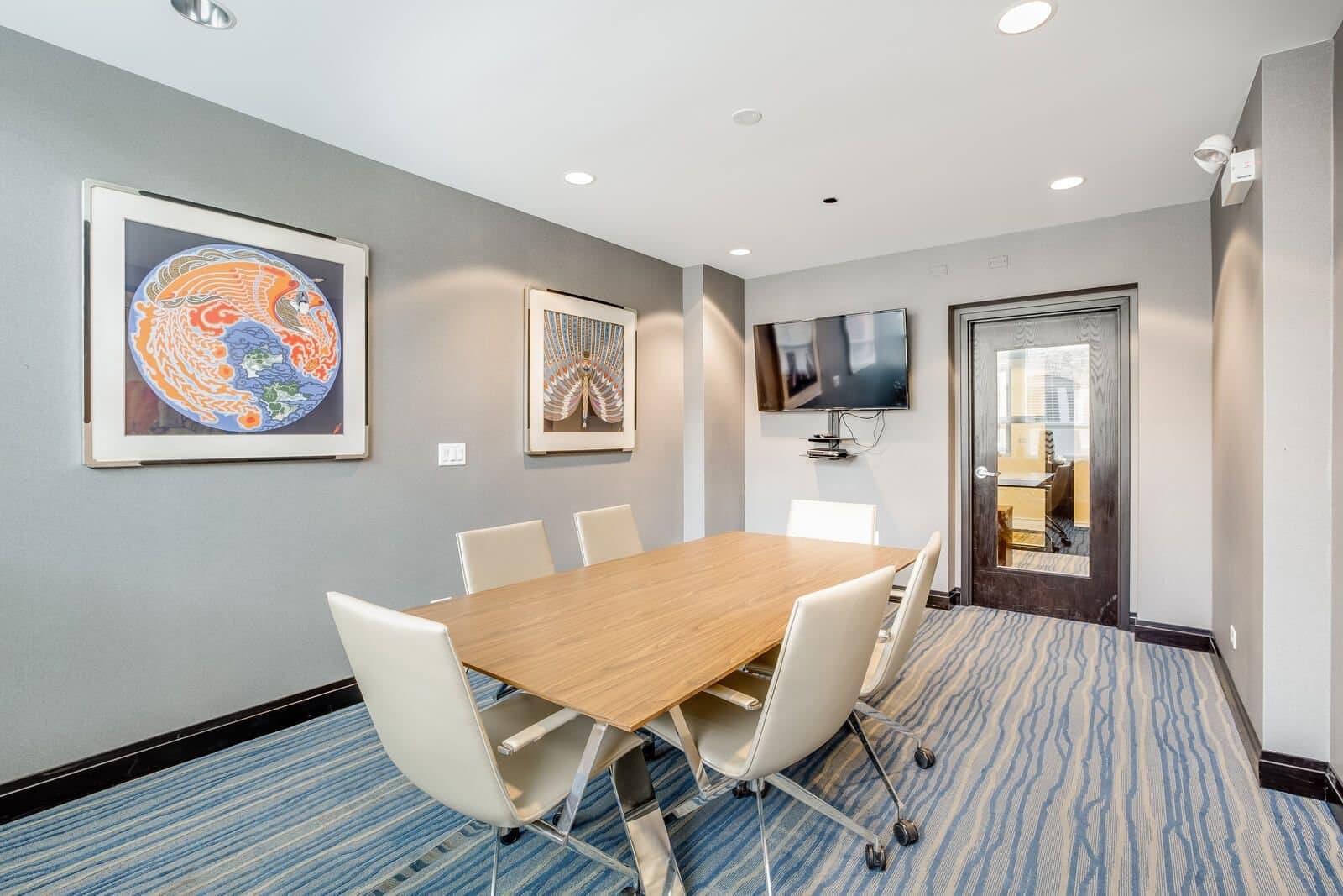 Chicago Condo: 224 W Huron St