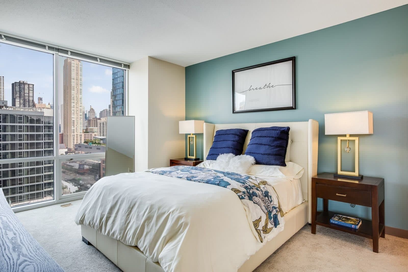 Chicago Condo: 224 W Huron St