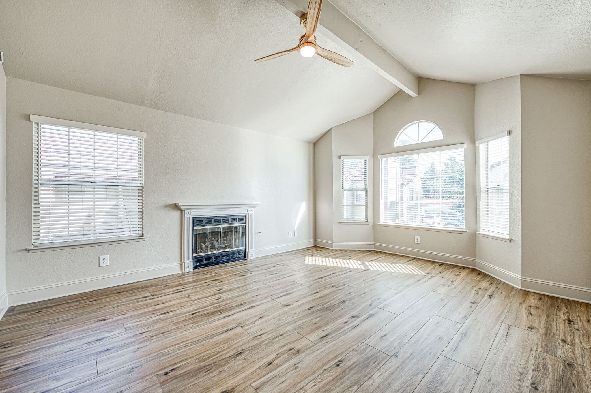 Fresno Single Room: 8153 N Cedar Ave